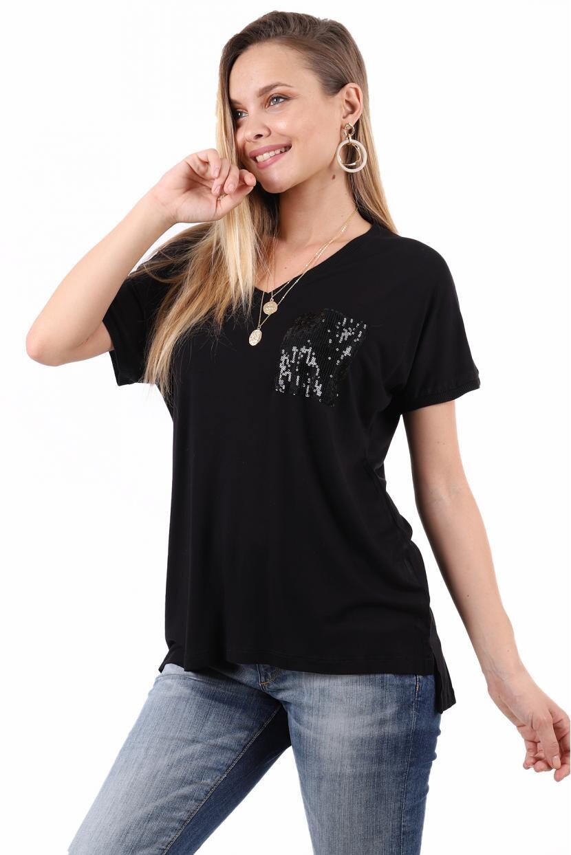 V Yaka Cepli Tişört 