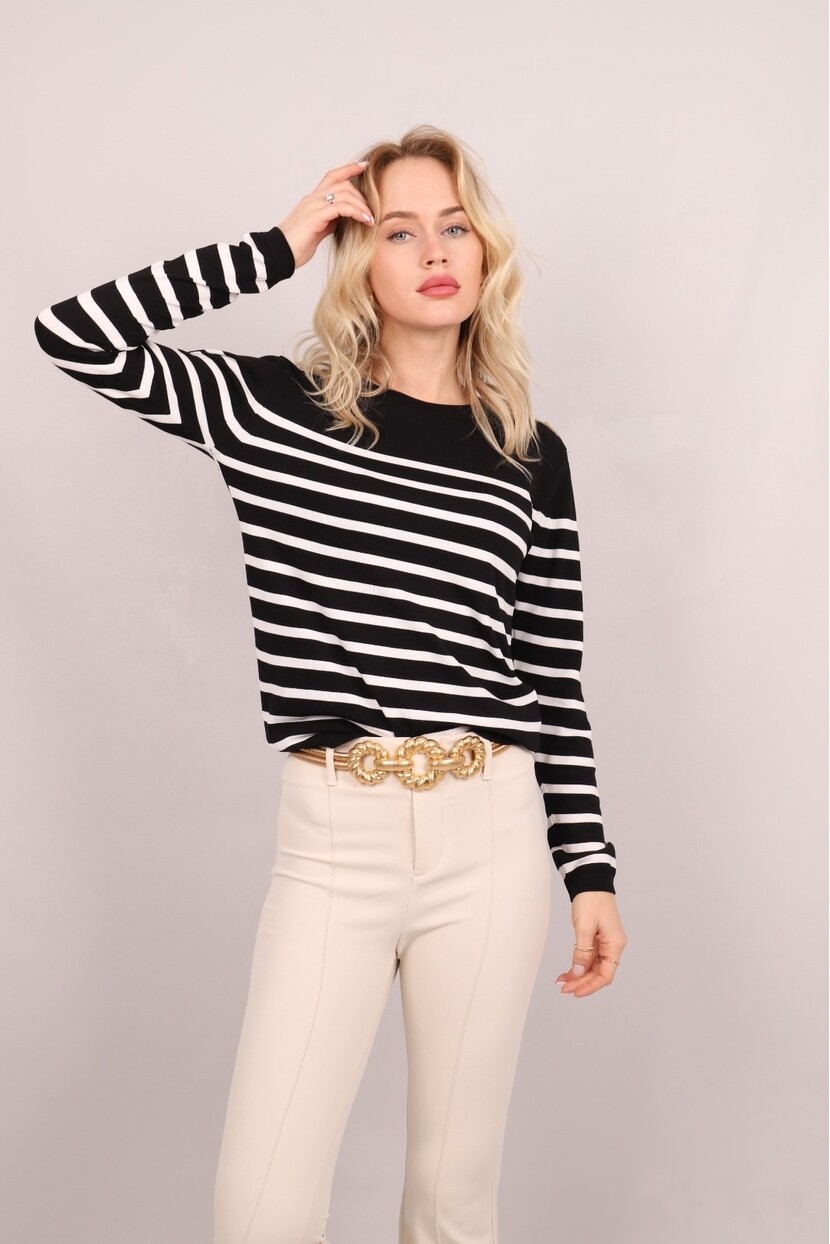 OMUZ DÜĞME DETAYLI TRİKO