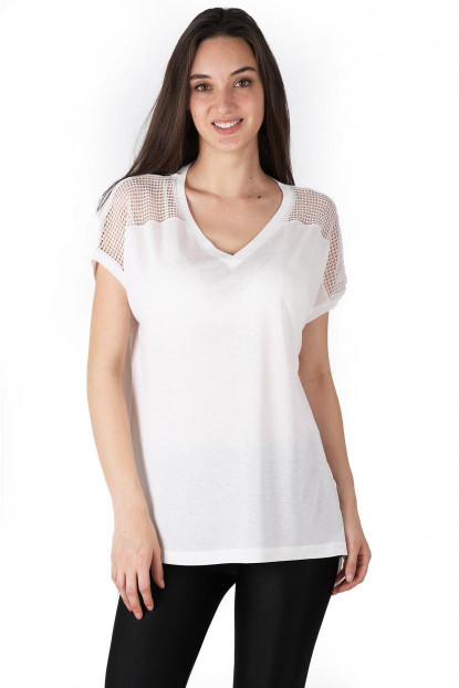 Omuz Detaylı Tişört