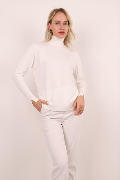 DİK YAKA BASIC TRİKO KAZAK