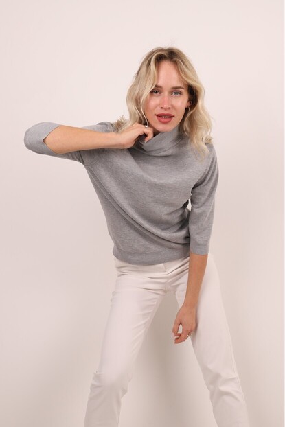 DİK YAKA ÖRGÜ KAZAK