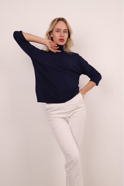 DİK YAKA ÖRGÜ KAZAK