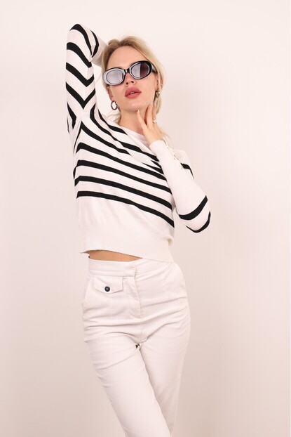 KOL DÜĞMELİ ÇİZGİLİ TRİKO