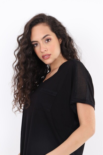 Omuz ve Yaka Detaylı Bluz 