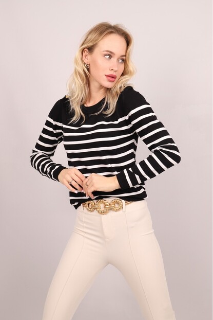 OMUZ DÜĞME DETAYLI TRİKO