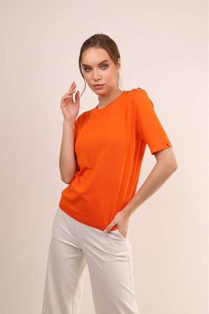 OMUZ DÜĞMELİ TRİKO