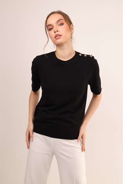 OMUZ DÜĞMELİ TRİKO