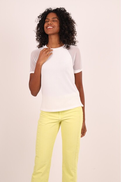 Omuz Tül Detaylı Triko