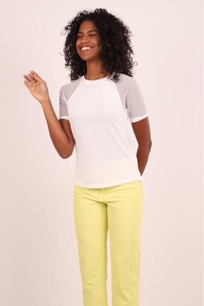 Omuz Tül Detaylı Triko