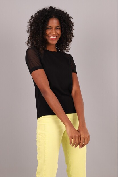 Omuz Tül Detaylı Triko