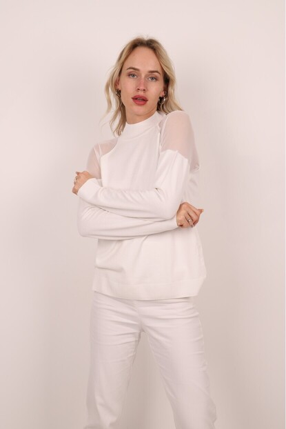 Omuz tül detaylı triko