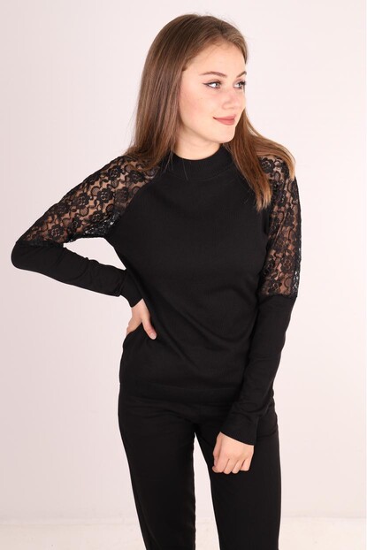 Lace shoulder detailed