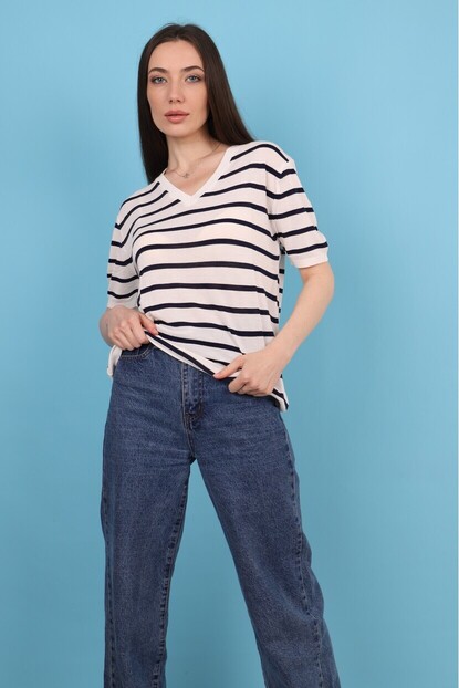 V Yaka Çizgili Triko