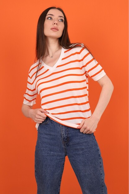 V Yaka Çizgili Triko