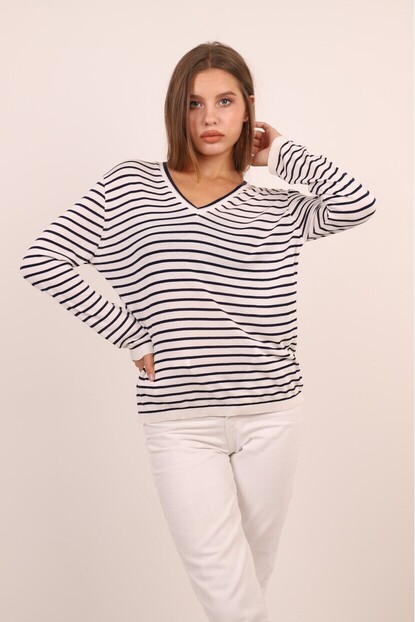 V Yaka Çizgili Triko