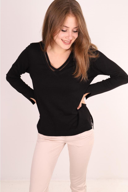 V Yaka Sim Detaylı Triko