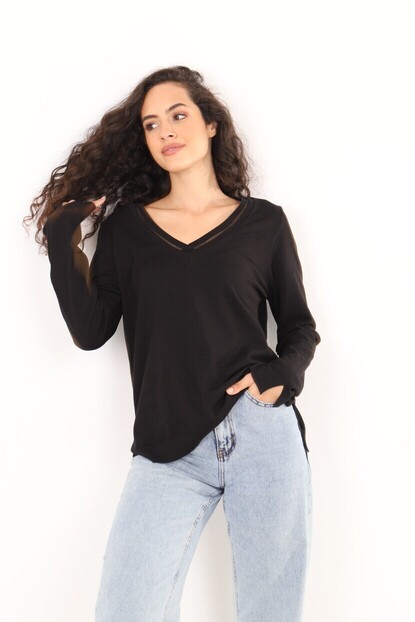 V Yaka Sim Detaylı Triko