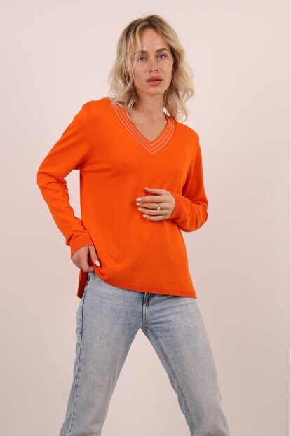 V Yaka Sim Detaylı Triko