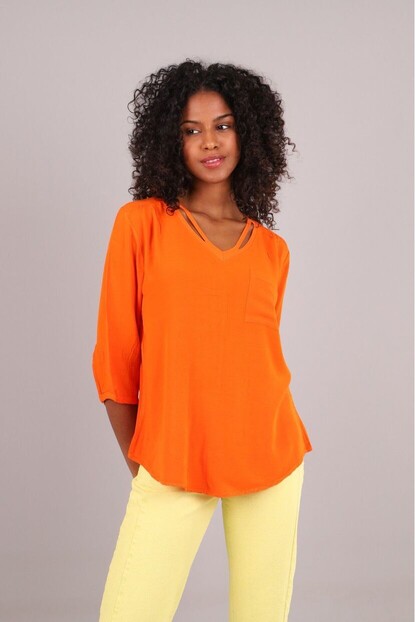 Yaka Detaylı Gömlek 